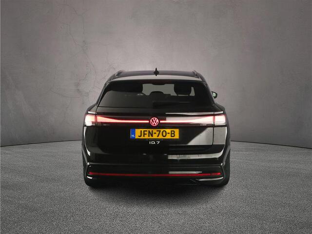 Volkswagen ID ID.7 Tourer Pro Business 286pk Automaat Trekhaak, Warmtepomp, Adaptive cruise control, Panoramadak, 360 camera, LED matrix koplampen, Achteruitrijcamera