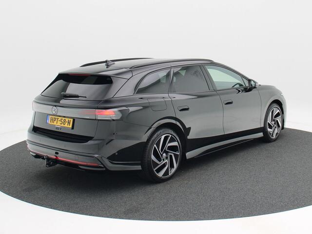 Volkswagen ID ID.7 Tourer Limited Edition 77 kWh 286 pk | Head-Up Display | Sfeerverlichting | Stoelverwarming | Trekhaak | Camera | 20" Velgen |