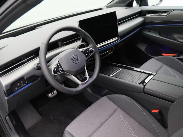 Volkswagen ID ID.7 Tourer Limited Edition 77 kWh 286 pk | Head-Up Display | Sfeerverlichting | Stoelverwarming | Trekhaak | Camera | 20" Velgen |