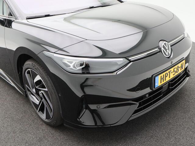 Volkswagen ID ID.7 Tourer Limited Edition 77 kWh 286 pk | Head-Up Display | Sfeerverlichting | Stoelverwarming | Trekhaak | Camera | 20" Velgen |