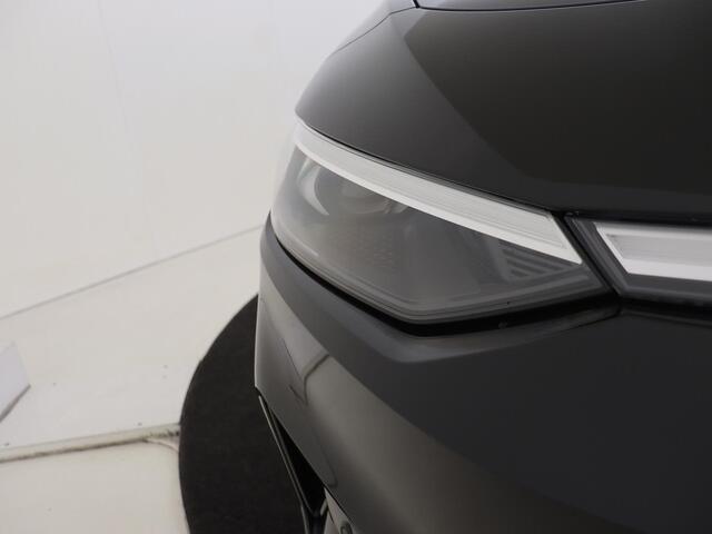 Volkswagen ID ID.7 Tourer Pro S Limited Edition | Achterbank in ongelijke delen neerklapbaar incl. middenarmsteun en doorlaadmogelijkheid | Afstandscontrolesysteem (Front Assist), met voetgangers- en fietsersherkenning | Airconditioning automatisch, 2-zone (Climatronic