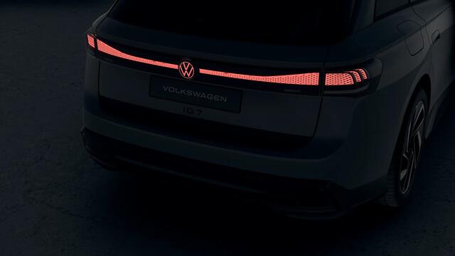 Volkswagen ID ID.7 Tourer 77 kWh 286 1AT Pro Limited Edition | Achterbank in ongelijke delen neerklapbaar incl. middenarmsteun en doorlaadmogelijkheid | Afstandscontrolesysteem (Front Assist), met voetgangers- en fietsersherkenning | Airconditioning automatisch, 2-zone