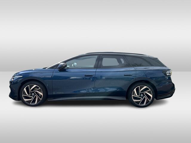 Volkswagen ID ID.7 Tourer Pro Limited Edition Black 77 kWh Navigatie / 360 graden camera / Trekhaak inklapbaar / Voorstoelen met massageprogramma's Rijdende demo, graag bezichtigen op afspraak