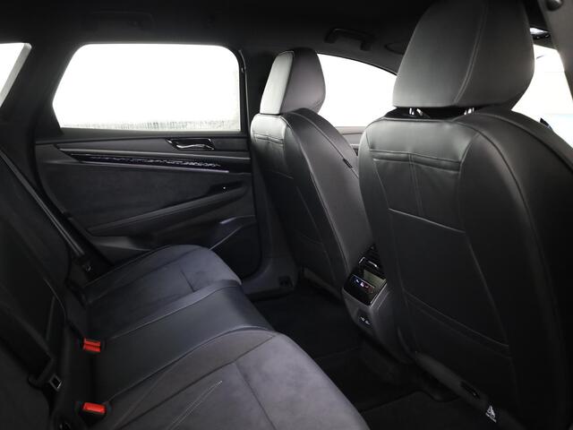 Volkswagen ID ID.7 Limited Edition Plus 77 kWh accu 210 kW / 286 PK V / Trekhaak / 360 graden camera / Black style