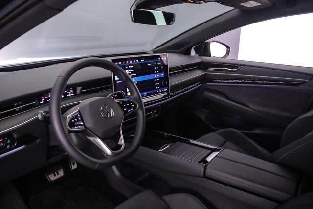 Volkswagen ID ID.7 Tourer Pro S Limited Edition 86 kWh 286pk Automaat Adaptive cruise control, Black Style, Elektrische achterklep, LED matrix koplampen, 360 camera, Achteruitrijcamera