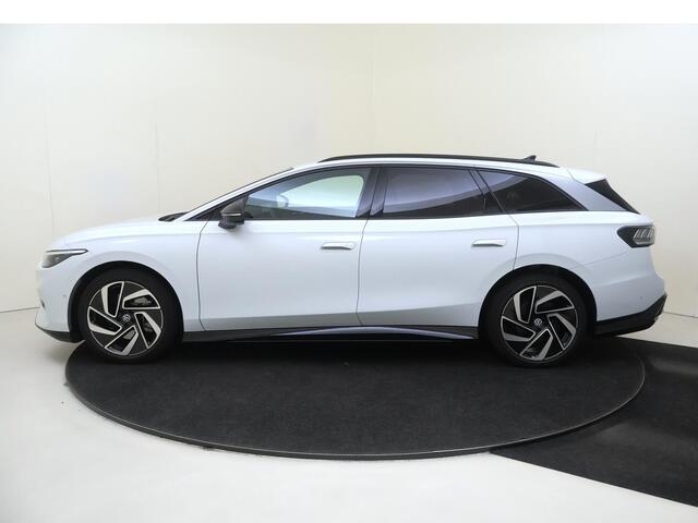 Volkswagen ID ID.7 Tourer Pro Business 77 kWh First Edition uitvoering | adaptief onderstel | trekhaak | Harman Kardon