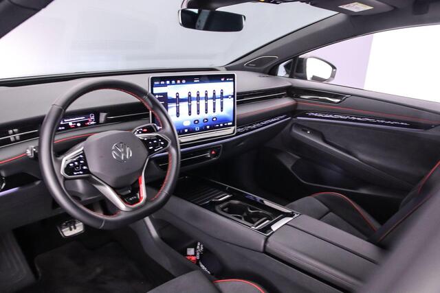 Volkswagen ID ID.7 Tourer GTX Limited Edition 86 kWh 340pk Automaat, Trekhaak, Harman Kardon, Panoramadak, 360 camera, Stoelverwarming, Stuurverwarming, Dodehoeksensoren, Head-up display, navigatie, App-connect