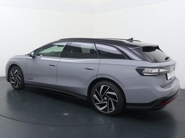 Volkswagen ID ID.7 Tourer Pro Limited Edition Plus 77 kWh 286pk | LED Matrix | Stoel- & stuurwielverwarming | Navigatie | Head-up display | Black Style |