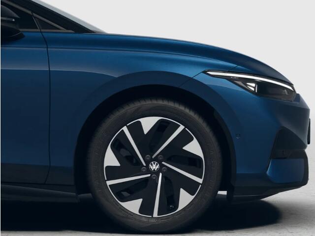 Volkswagen ID ID.7 Limited Edition Plus 77 kWh accu 286 PK · Trekhaak inklapbaar, met elektrische ontgrendeling · Draadloze telefoonlader ·