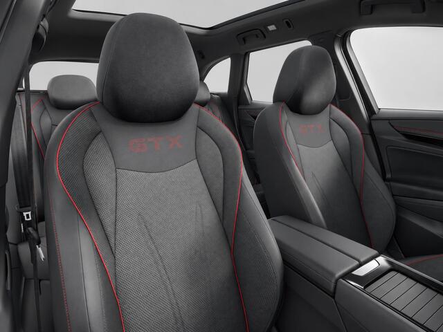 Volkswagen ID ID.7 Tourer GTX Limited Edition 86 kWh 340PK Aut. Panoramadak, Trekhaak, Warmtepomp, 21" LM Velgen, Memorystoelen, Head-Up Display, Harman Kardon Audio, Elektr. Achterklep