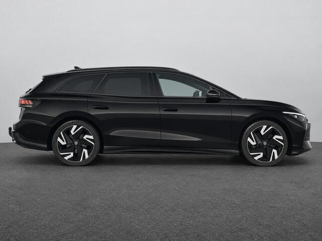 Volkswagen ID ID.7 Tourer GTX Limited Edition 86 kWh 340PK Aut. Panoramadak, Trekhaak, Warmtepomp, 21" LM Velgen, Memorystoelen, Head-Up Display, Harman Kardon Audio, Elektr. Achterklep