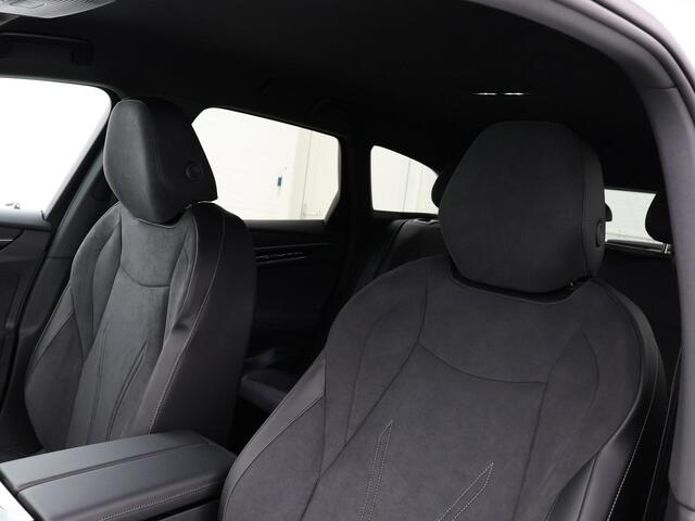 Volkswagen ID ID.7 Pro Limited Edition 77 kWh accu 286 PK · Draadloze telefoonlader · 360 camera · verwarmde voorstoelen · Voorraad OUTLET · Prijs is inclusief inruilpremie ·
