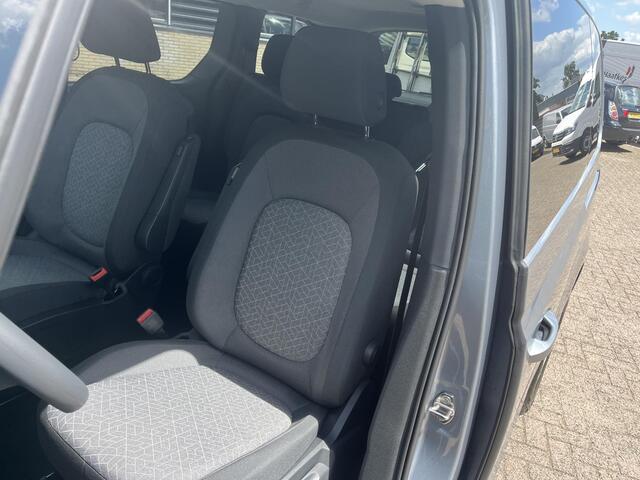 Volkswagen ID. Buzz Pro Advantage 77kWh Nieuwe auto, voorzien van alle veiligheidssystemen en diverse pakketten.