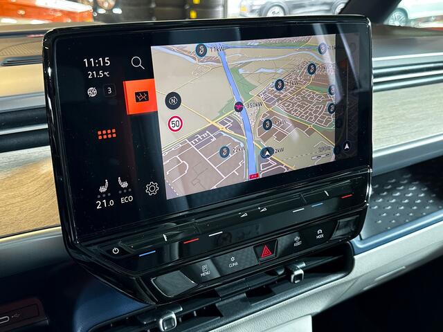 Volkswagen ID. Buzz Pro 77kWh 204pk / Adaptive Cruise Control / Navigatiesysteem / Achteruitrijcamera / Koplampverlichting LED Matrix (IQ.Light)