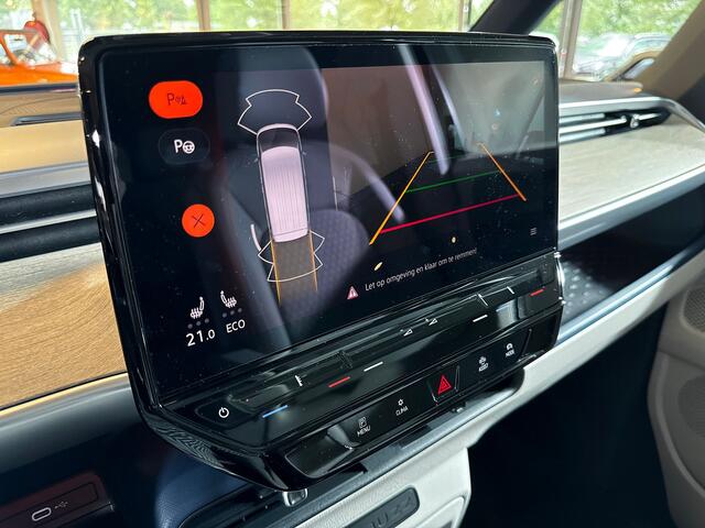 Volkswagen ID. Buzz Pro 77kWh 204pk / Adaptive Cruise Control / Navigatiesysteem / Achteruitrijcamera / Koplampverlichting LED Matrix (IQ.Light)