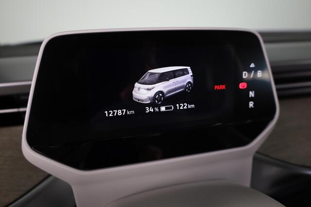 Volkswagen ID. Buzz 1st Max 77kWh 204 pk | Navigatie | Elektr. trekhaak | Parkeersensoren (Park assist) | Rondomzicht camera | Adaptieve cruise control | Stoelverwarming | Elektr. schuifdeuren |