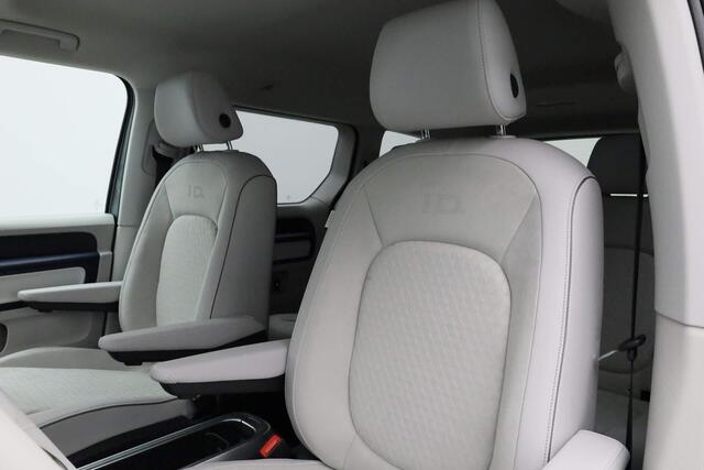 Volkswagen ID. Buzz 1st 77kWh 204 pk | IQ Light | Stuur-/stoelverwarming | Achteruitrijcamera | Navigatie | Adaptive Cruise
