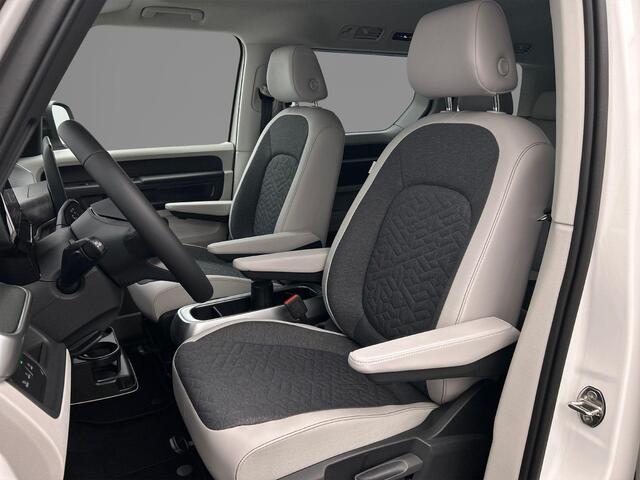 Volkswagen ID. Buzz Pro Bulli 286pk 79 kWh 7p. | Warmtepomp | 7-zits | Trekhaak | Head-up Display | Harman-Kardon | Apple Carplay / Android Auto | 21'' | ¤2.500,= INRUILPREMIE BESCHIKBAAR | Netto-ACTIEprijs; RIJKLAAR INCL. BTW/BPM, (bij koop of lease via HK) |