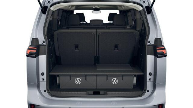 Volkswagen ID. Buzz Pro Limited Edition Plus 286pk 86 kWh LWB 7p. | Trekhaak | Comfortpakket "plus" | 7-zits pakket | Netto-ACTIEprijs; RIJKLAAR INCL. BTW/BPM, INRUILPREMIE (bij koop of lease via HK) |