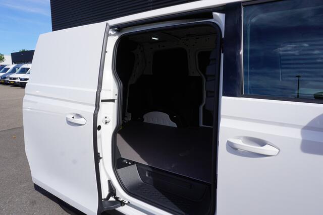 Volkswagen ID. Buzz Cargo 79kWh Accu 286 PK Achterdeuren Nieuw model 3-Zits Camera Trekhaak Cruise Standkachel Apple Carplay