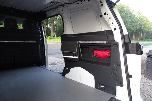 Volkswagen ID. Buzz Cargo 77 kWh 204 PK SOH 98% trekhaak KLEP 1e eig NWST