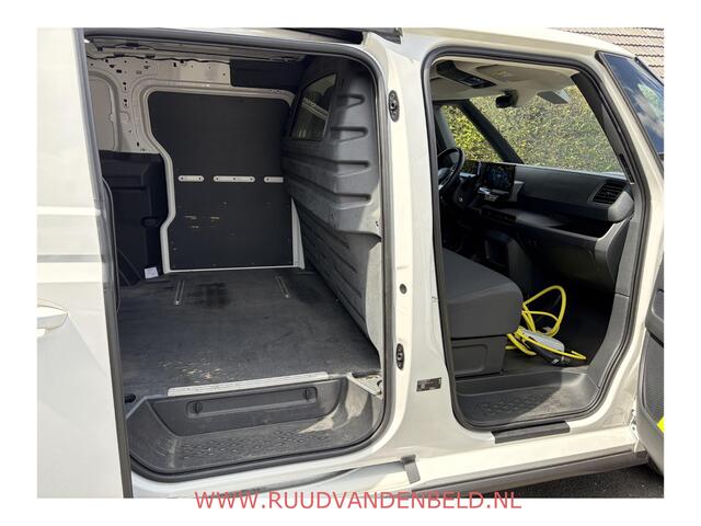 Volkswagen ID. Buzz Cargo 77kWh 96%SOH ! 3-ZITS // ADAP.CRUISE // 19-INCH // CAMERA // CARPLAY
