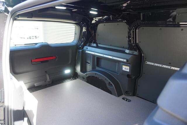 Volkswagen ID. Buzz Cargo ID. Buzz Cargo 340 pk 4-Motion, Bulli Edition, Achteruitrijcamera, Bijrijdersstoel, Navigatie, Elektrische achterklep met ruit, Trekhaak