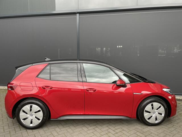 Volkswagen ID.3 Pro Edition Advantage 58 kWh //NIEUW// Clim. control - Cruise control - Parks.v+a - stuur en v.stoelen vw - Park Assist - Tel/Connect/radio - MFL stuurwiel - ramen E-VZ - Spiegels E-V+V