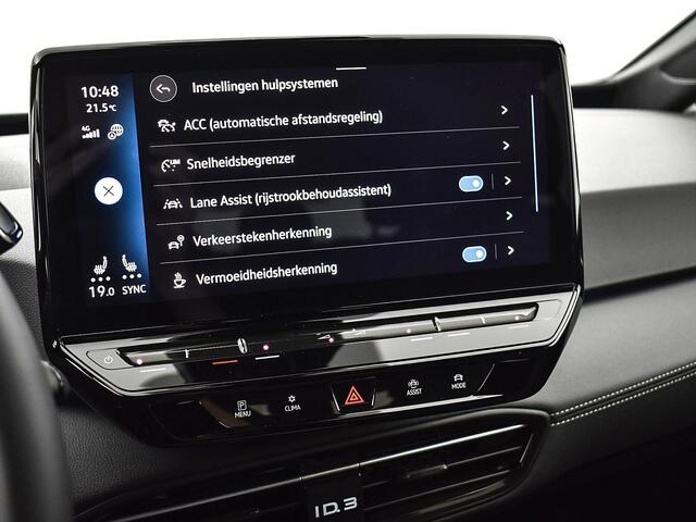 Volkswagen ID.3 Pro Business 58 kWh 204pk | Achteruitrijcamera | LED Matrix | ACC | 19"Velgen | Apple/Android Car Play | Stuur- & Stoelverwarming | Lederen Bekleding | Garantie t/m