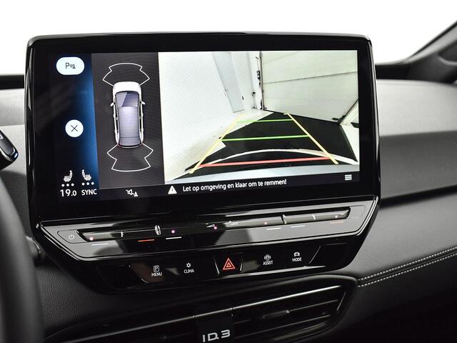 Volkswagen ID.3 Pro Business 58 kWh 204pk | Achteruitrijcamera | LED Matrix | ACC | 19"Velgen | Apple/Android Car Play | Stuur- & Stoelverwarming | Lederen Bekleding | Garantie t/m