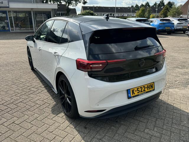 Volkswagen ID.3 First Plus 58 kWh 204pk Adaptieve Cruise | SEPP Subsidie | Stoelverwarming | Navigatie | Apple Carplay | BTW auto