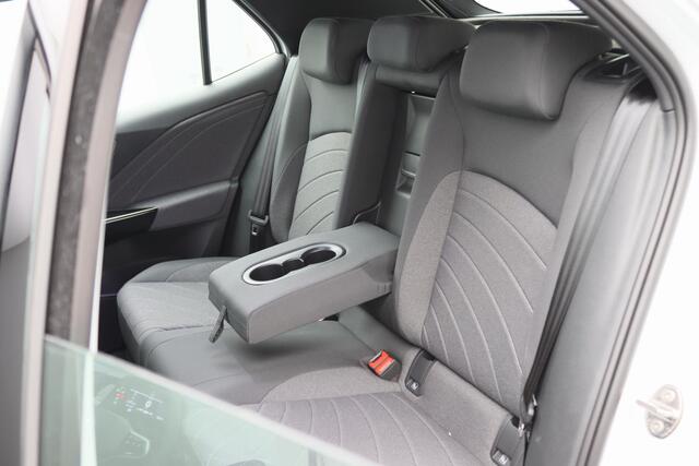 Volkswagen ID.3 Pro 58 kWh 204PK Facelift, achteruitrijcamera, keyless, stuur/stoelverwarming, alarm, 18'' lichtmetaal