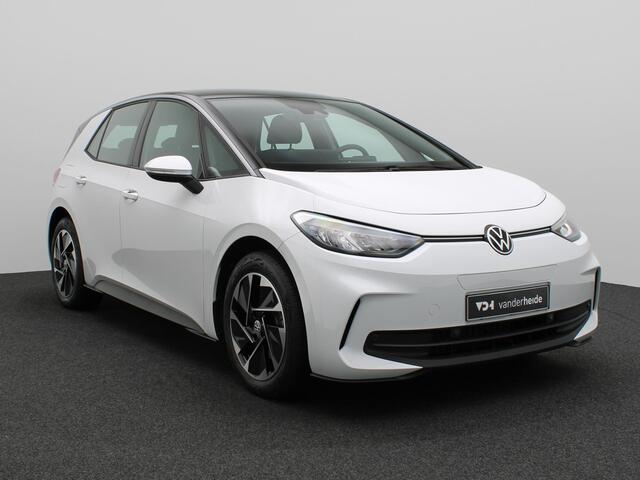 Volkswagen ID.3 Pro 58 kWh 204PK Facelift, achteruitrijcamera, keyless, stuur/stoelverwarming, alarm, 18'' lichtmetaal