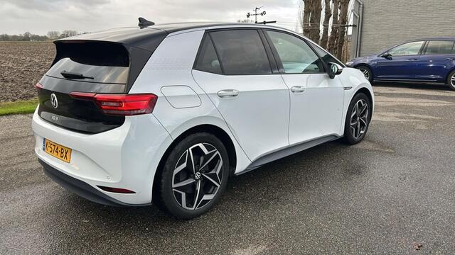 Volkswagen ID.3 First Plus 58 kWh | Adaptieve cruise | Apple Android | 19 inch