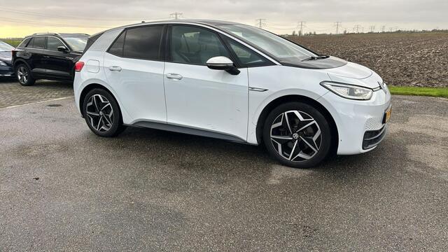 Volkswagen ID.3 First Plus 58 kWh | Adaptieve cruise | Apple Android | 19 inch