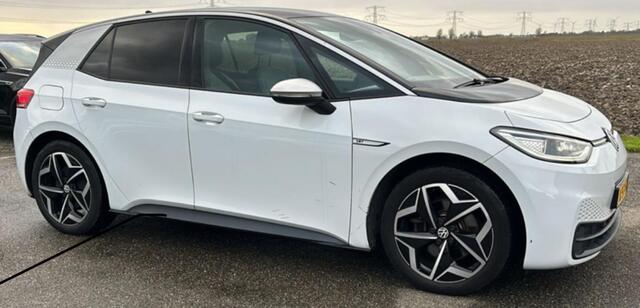 Volkswagen ID.3 First Plus 58 kWh | Adaptieve cruise | Apple Android | 19 inch