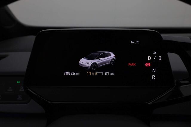 Volkswagen ID.3 Life 58 kWh 204PK | Snelladen 110 kW | Trekhaak | Camera | Stoelverwarming | Navi | Standkachel | ACC