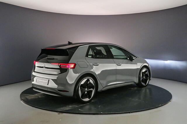 Volkswagen ID.3 Pro S Business 204pk Automaat Warmtepomp, Adaptive cruise control, Achteruitrijcamera, LED matrix koplampen, Navigatie, Stuurwiel verwarmd, Elektrisch verstelbare voorstoelen
