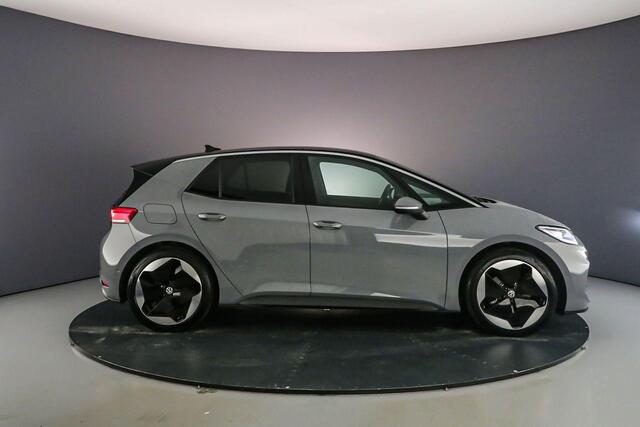 Volkswagen ID.3 Pro S Business 204pk Automaat Warmtepomp, Adaptive cruise control, Achteruitrijcamera, LED matrix koplampen, Navigatie, Stuurwiel verwarmd, Elektrisch verstelbare voorstoelen