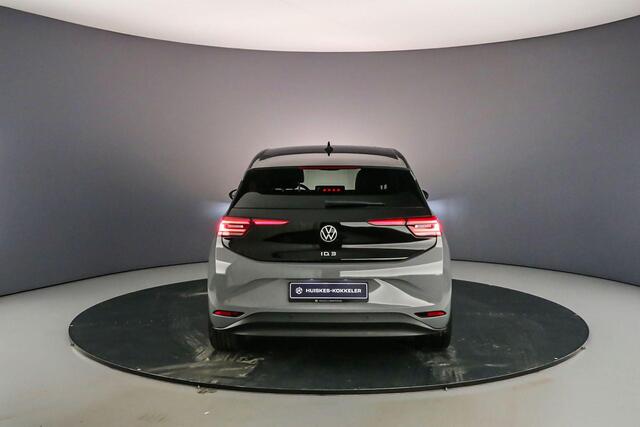 Volkswagen ID.3 Pro S Business 204pk Automaat Warmtepomp, Adaptive cruise control, Achteruitrijcamera, LED matrix koplampen, Navigatie, Stuurwiel verwarmd, Elektrisch verstelbare voorstoelen