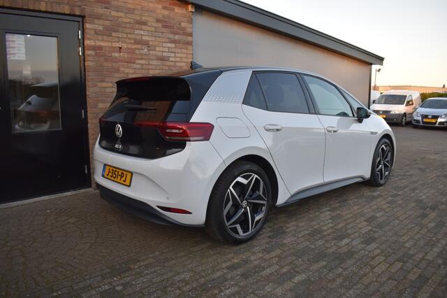 Volkswagen ID.3 FIRST PLUS 58 KWH LED, Navi, ACC, Camera