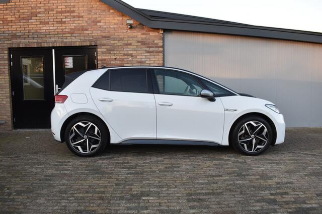 Volkswagen ID.3 FIRST PLUS 58 KWH LED, Navi, ACC, Camera