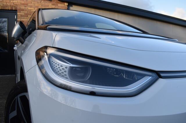 Volkswagen ID.3 FIRST PLUS 58 KWH LED, Navi, ACC, Camera
