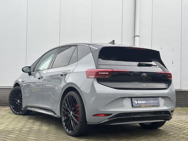 Volkswagen ID.3 First Max 58 kWh | Incl. Laadpaal | IQ. Light | Leder | Pano | Head-Up |