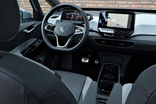 Volkswagen ID.3 First Plus 58 kWh Panoramadak, ACC, Achteruitrijcamera, Matrix LED, Stoelverwarming