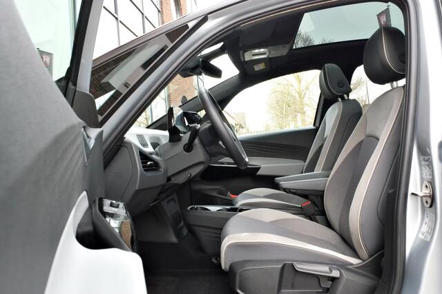 Volkswagen ID.3 First Plus 58 kWh Panoramadak, ACC, Achteruitrijcamera, Matrix LED, Stoelverwarming