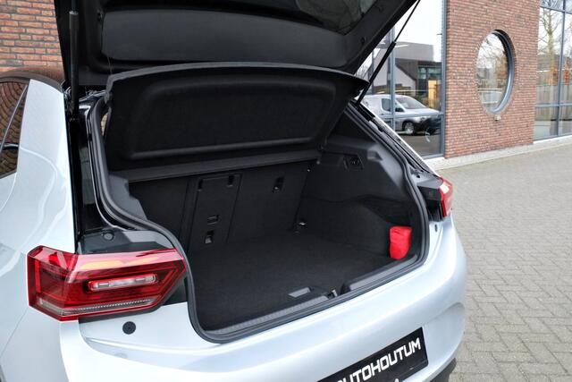 Volkswagen ID.3 First Plus 58 kWh Panoramadak, ACC, Achteruitrijcamera, Matrix LED, Stoelverwarming