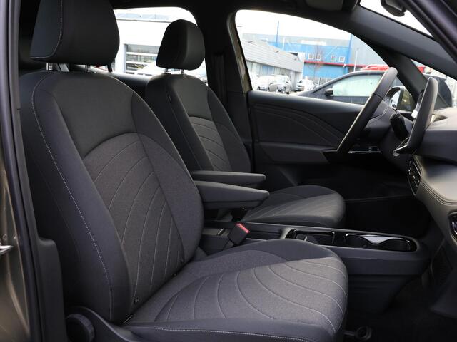 Volkswagen ID.3 Pure 52 kWh | Navigatie | LED | Stoelverwarming | PDC | Climatronic |