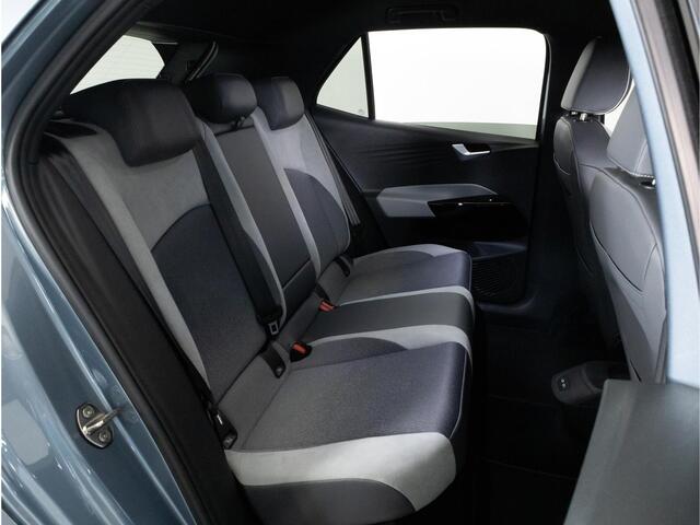 Volkswagen ID.3 First Plus 58 kWh 204 PK | LED Matrix IQ | Keyless | Navigatie | Achteruitrijcamera | Warmtepomp |