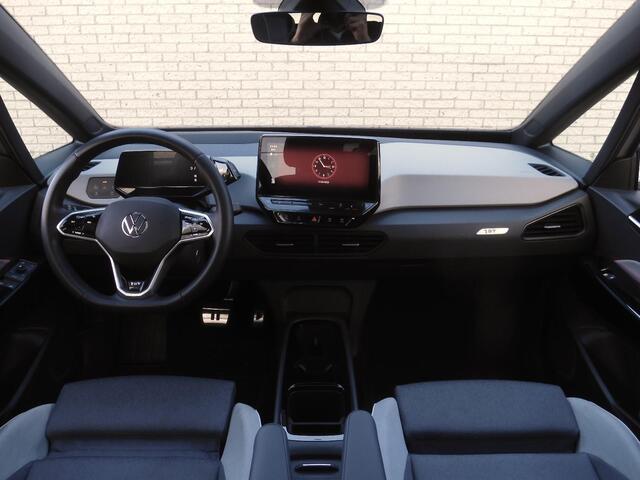 Volkswagen ID.3 FIRST MAX 58 kWh/ PANORAMADAK/ HEAD-UP/ ELEKT. STOELEN/ SIDE ASSIST/ 20INCH VELGEN